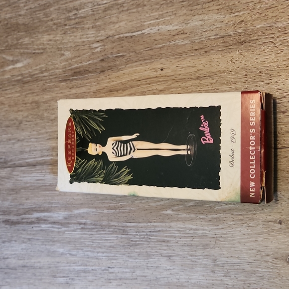 35th Anniversary 1959 Barbie Special Edition brand new in box, and ornament. - Picture 5 of 8